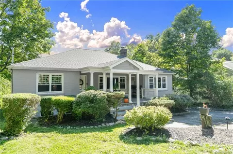 268 W Lovell St, Mahopac, NY 10541