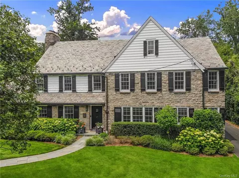 67 Church Ln, Scarsdale, NY 10583