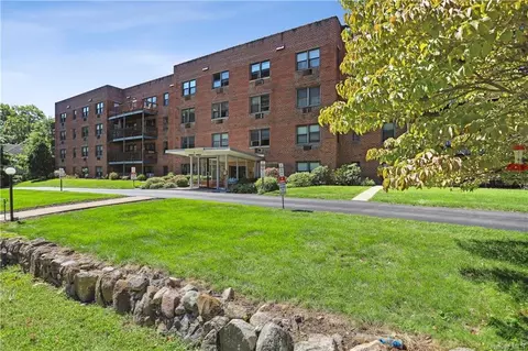 5 Oakdale Mnr #A20, Ramapo, NY 10901