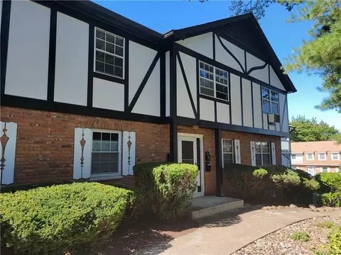 41 Parkside Dr, Ramapo, NY 10901