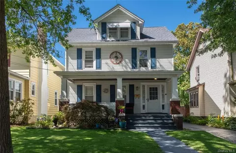 26 Parkwood Blvd, Poughkeepsie, NY 12603