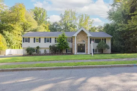 20 Linda Ln, Orangetown, NY 10965