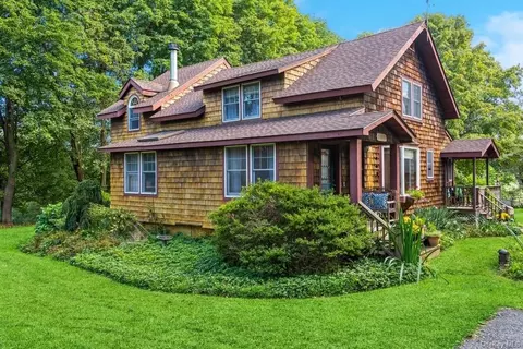 69 Granite Springs Rd, Yorktown Heights, NY 10598