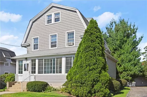 42 Rose Ave, Harrison, NY 10528