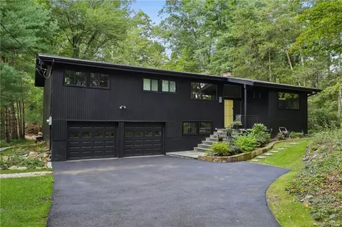 47 Lakeview Ave W, Cortlandt, NY 10567