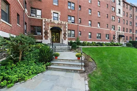 622 Pelhamdale Ave #49, Pelham, NY 10803