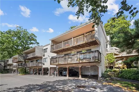 21 Hillside Ter #A, White Plains, NY 10601