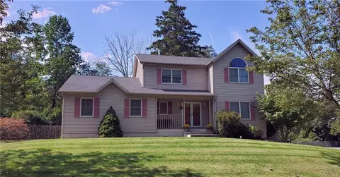 1 Margaret Ct, Clarkstown, NY 10989