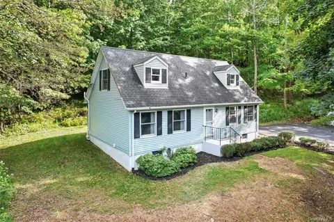 662 County Route 12, Wawayanda, NY 10958
