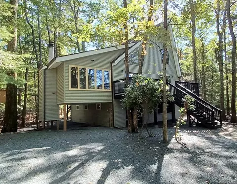 120 Lake Shore Dr E, Thompson, NY 12775