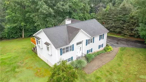 278 Lauer Rd, La Grange, NY 12603
