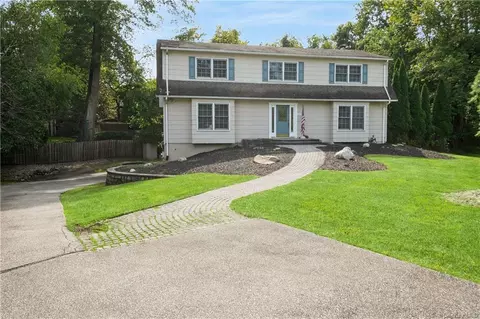 99 Havermill Rd, Clarkstown, NY 10956