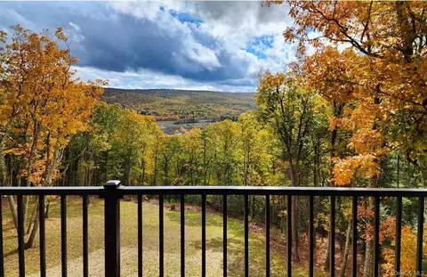 30 Hickman Ter, Mamakating, NY 12790