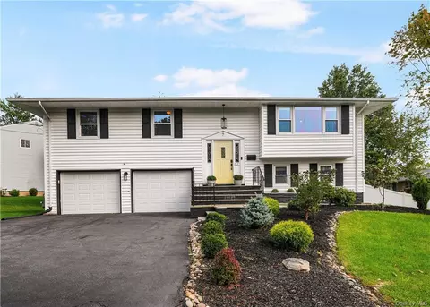 7 Fern Oval W, Orangetown, NY 10962