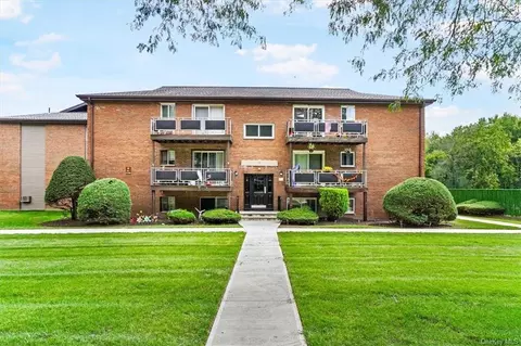25 Tanager Rd #2502, South Blooming Grove, NY 10950