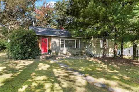 20 Midoaks St, Monroe, NY 10950