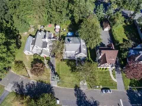 53 Northfield Rd, New Rochelle, NY 10804