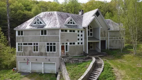 1137 E Mountain Rd S, Philipstown, NY 10516