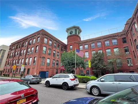 8410 101st St #2B, Richmond Hill, NY 11418