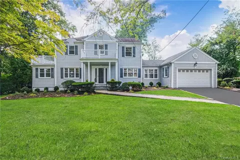 34 Woods Hole Dr, Scarsdale, NY 10583