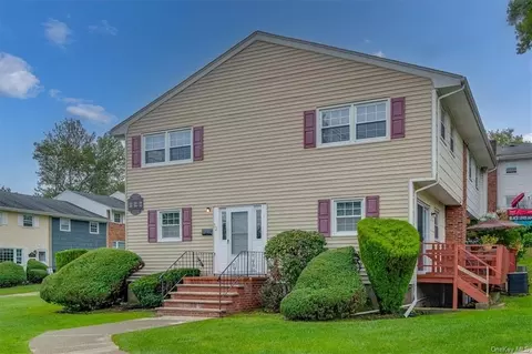 32 Sharon Dr, Ramapo, NY 10977