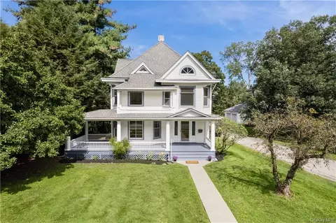 4 Osborne Rd, Poughkeepsie, NY 12601