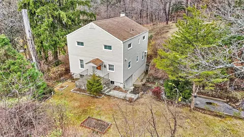 191 Cedar Ln, Ossining, NY 10562