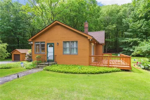 1549 Sylvan Rd, Yorktown, NY 10547