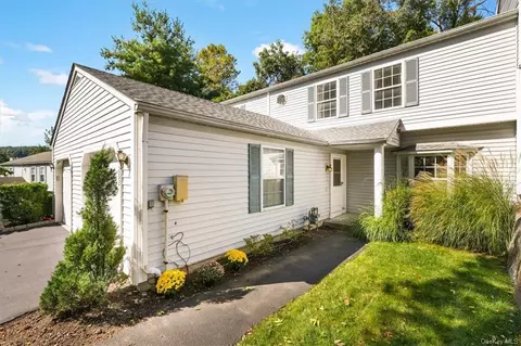 202 Watch Hill Dr, Greenburgh, NY 10591