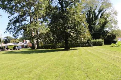 1433 Roosevelt Ave, Pelham, NY 10803