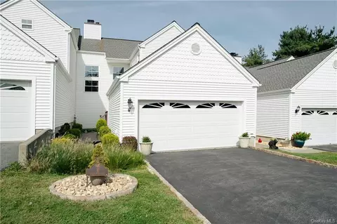 4 Griffen St, Beekman, NY 12570