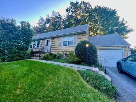 59 Lt Cox Dr, Orangetown, NY 10965