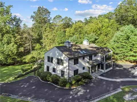 1520 Journeys End Rd, Yorktown, NY 10520
