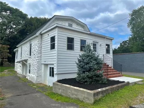 23 Greenlawn Ave, Newburgh, NY 12550
