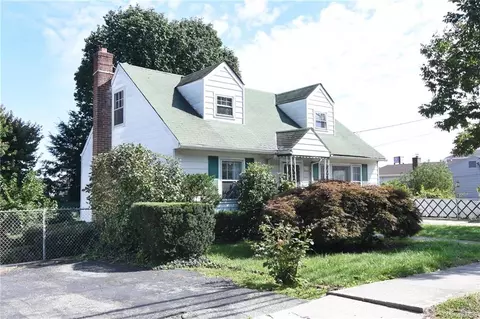 812 Mile Square Rd, Yonkers, NY 10704