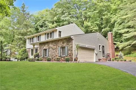 28 Westminster Dr, Cortlandt, NY 10520