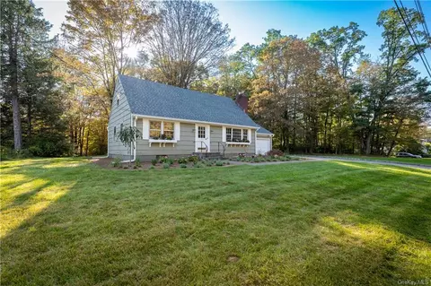 5 Jefferson Ln, Bedford, NY 10506