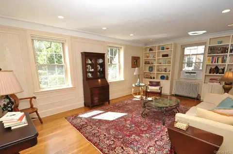 5 Alden Pl #1A, Bronxville, NY 10708