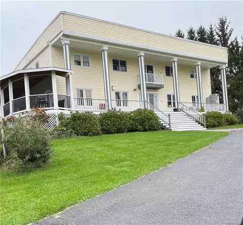 114 Mills Rd, Walden, NY 12586
