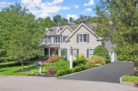 7 Wellington Ln, Somers, NY 10589