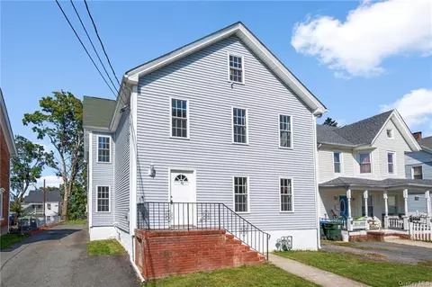 72 Orchard St, Walden, NY 12586