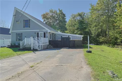 35 Lakeview Dr, Thompson, NY 12751