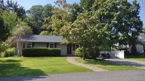 17 Payson Rd, Cornwall On Hudson, NY 12520