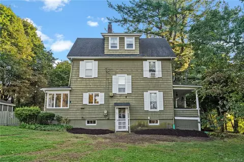 62 Riverview St, Walden, NY 12586