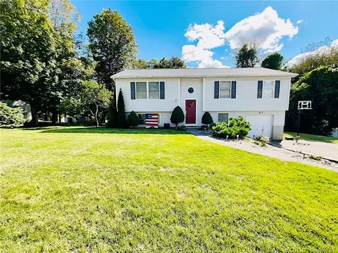 16 Lilac Dr, Dover, NY 12594