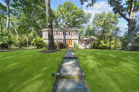 2 Highgate Ct, Ramapo, NY 10901