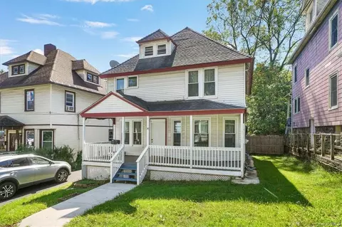 36 Prospect St, Middletown, NY 10940