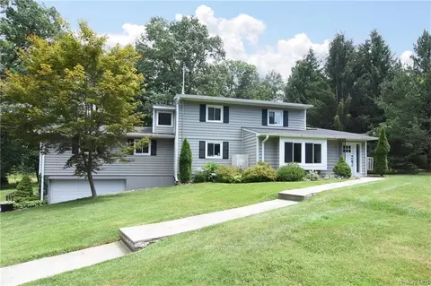 30 Lundy Ln, Mount Pleasant, NY 10594