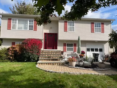 1 Hazel Ct, Ramapo, NY 10977