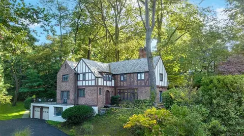 9 Southlawn Ave, Greenburgh, NY 10522